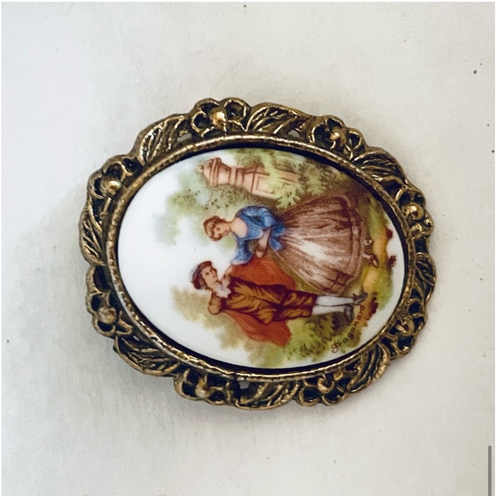 VINTAGE Woman’s Signed FRAGONARD Brooch Pin Courting Scene Couple - Picture 11 of 11